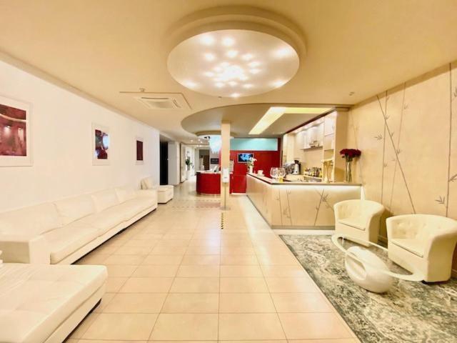 Hotel Cosmopol Cesenatico Luaran gambar