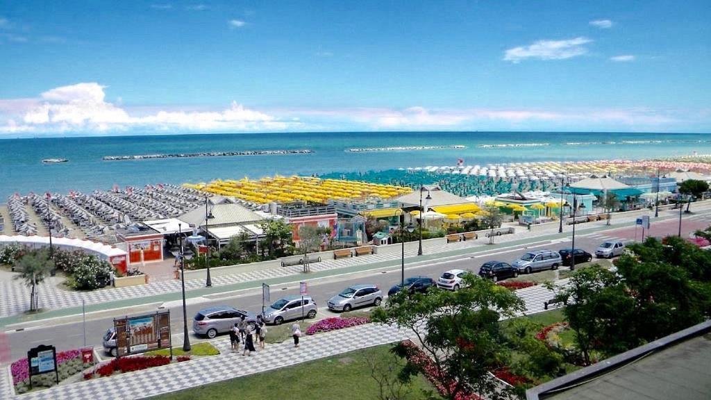 Hotel Cosmopol Cesenatico Luaran gambar
