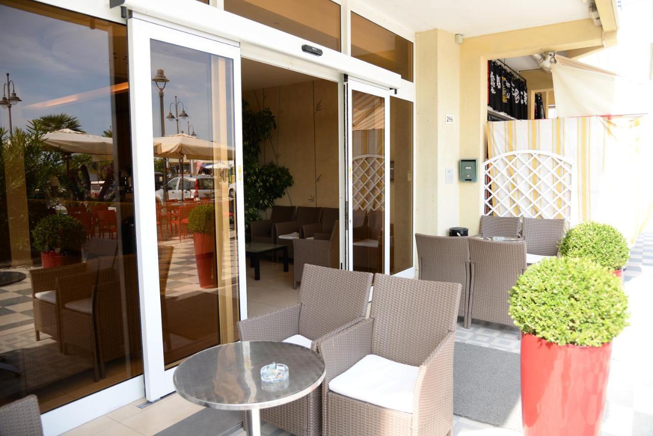 Hotel Cosmopol Cesenatico Luaran gambar