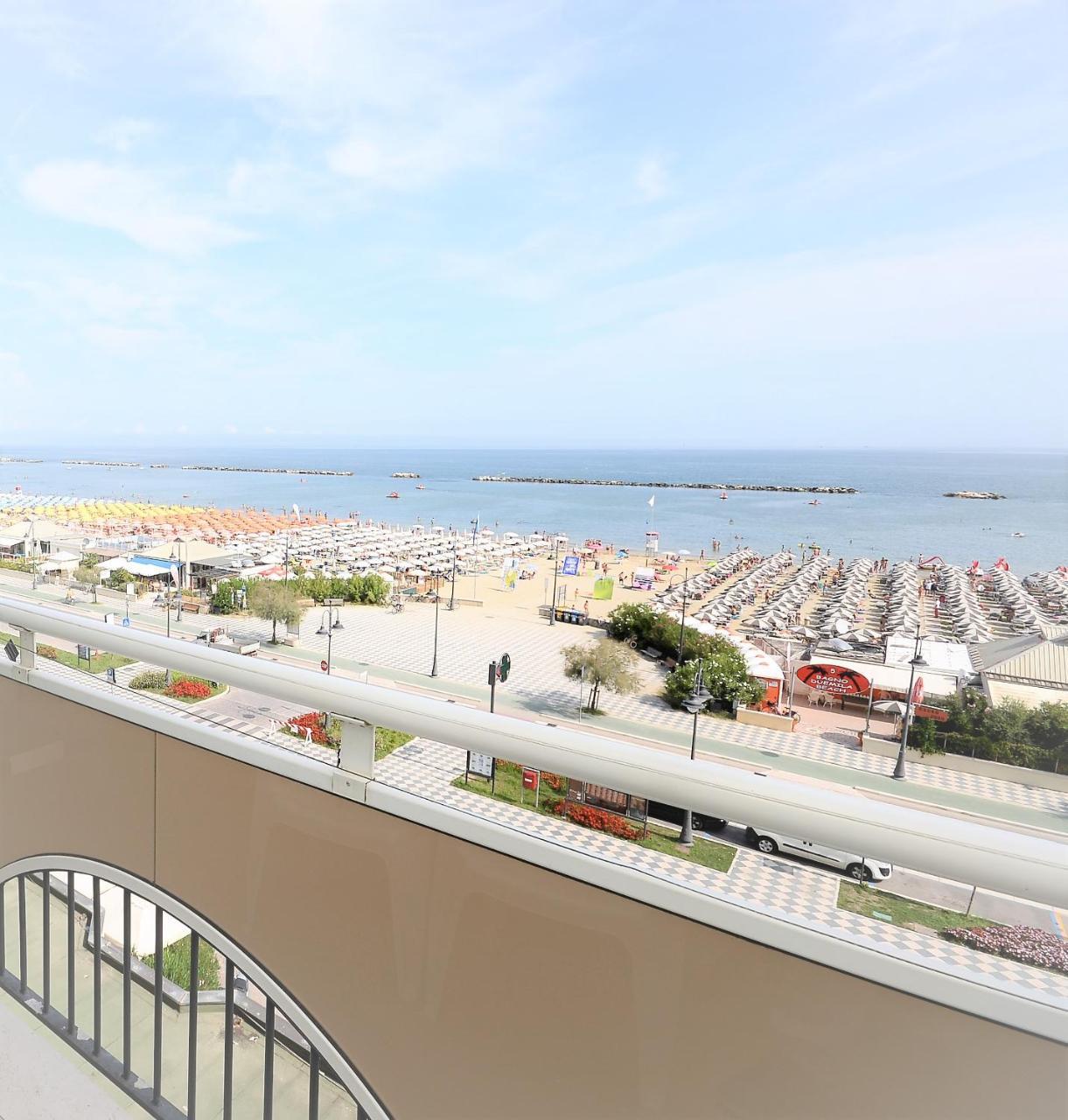 Hotel Cosmopol Cesenatico Luaran gambar